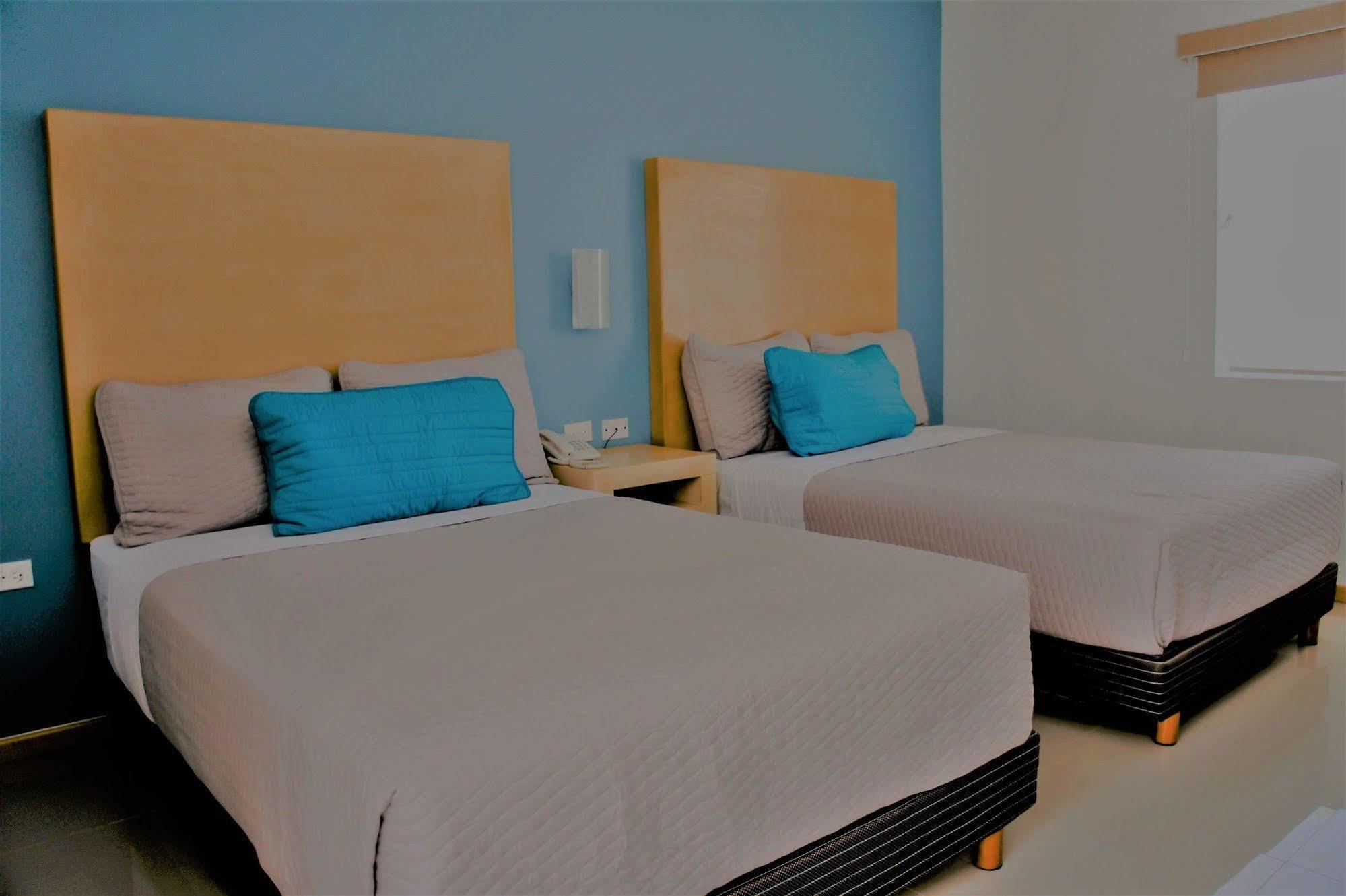 Capital Hotel Monclova Exterior foto