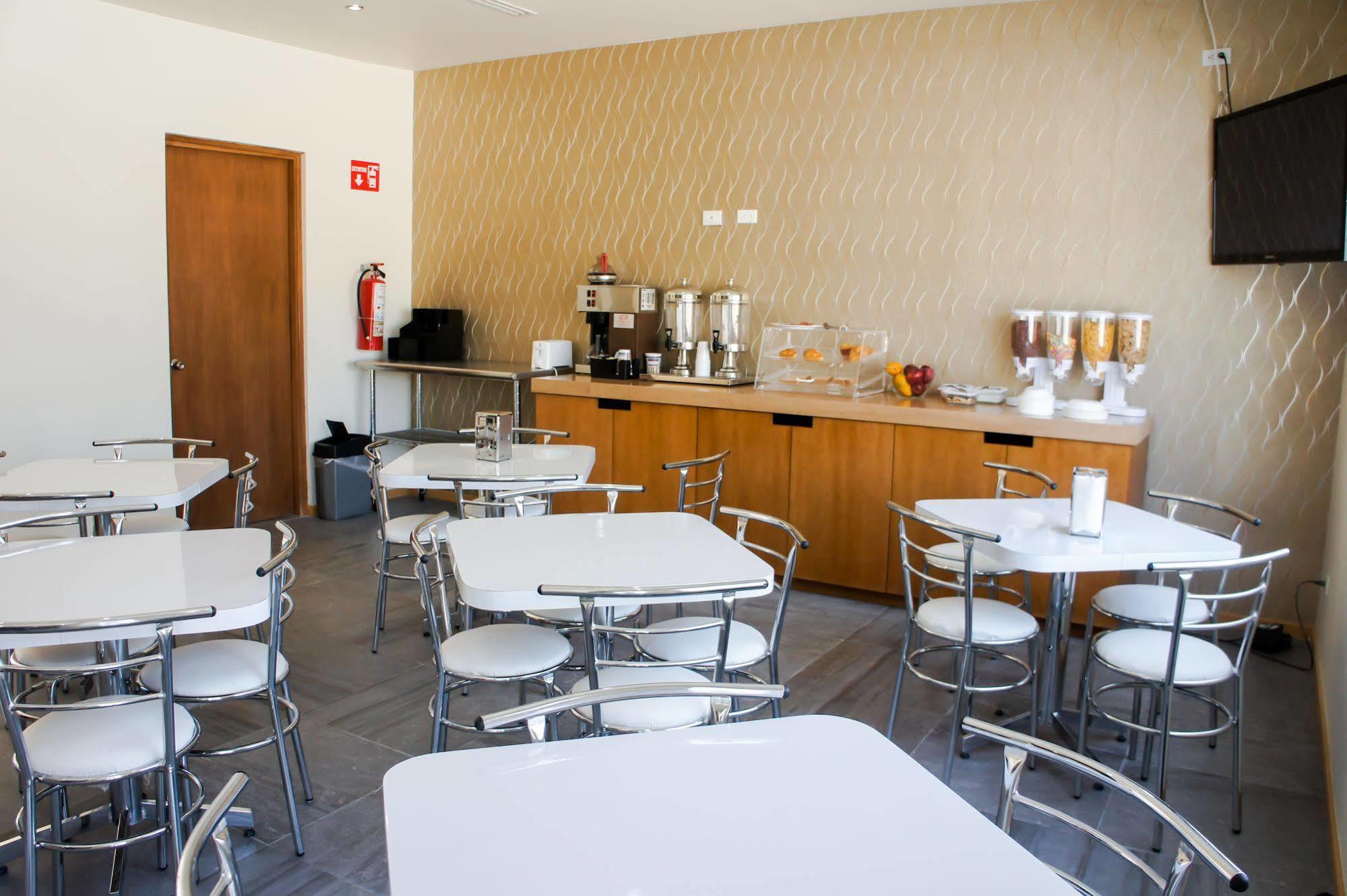 Capital Hotel Monclova Exterior foto