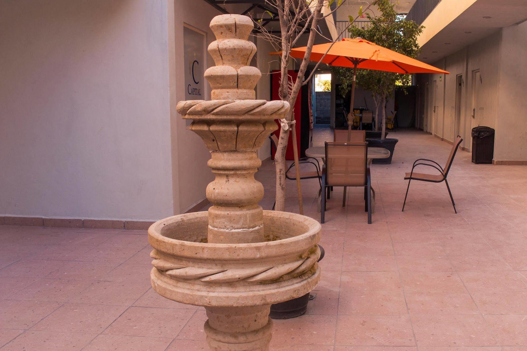 Capital Hotel Monclova Exterior foto